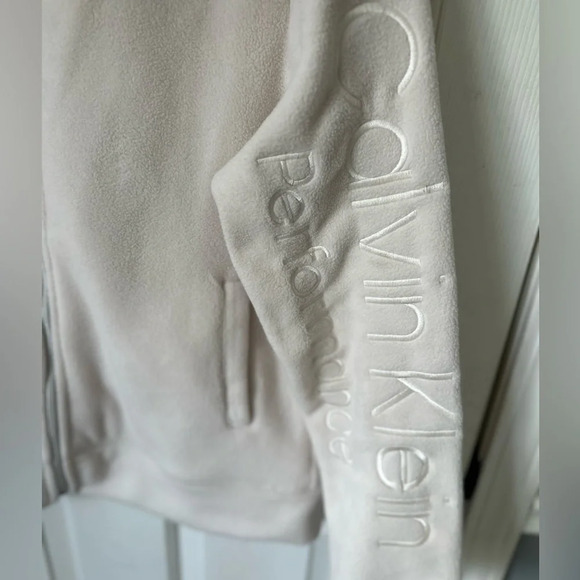 Calvin Klein Performance fleece zip up. Size Large. - Picture 6 of 6